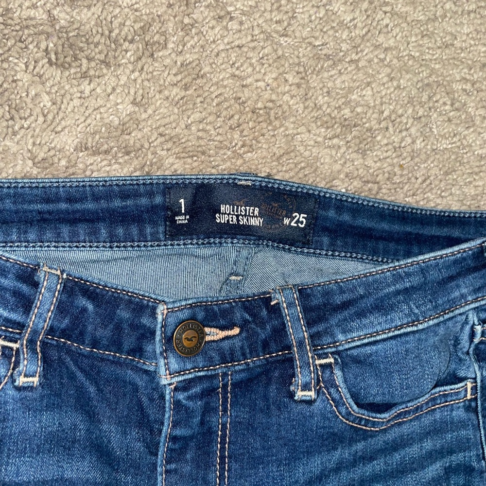 Ripped skinny jeans